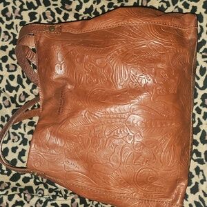 Elegant Embossed Leather Shoulder Bag
